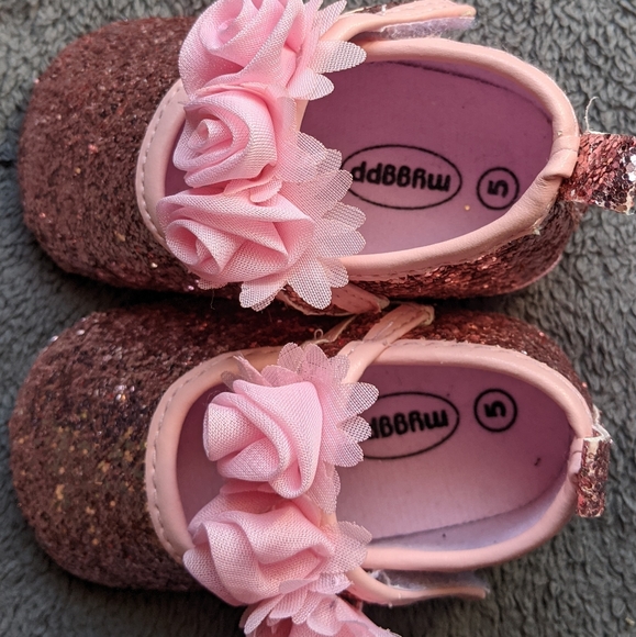 ♦️B2G1FREE ♦️ pink sequence w/3 tulle roses - Picture 5 of 5